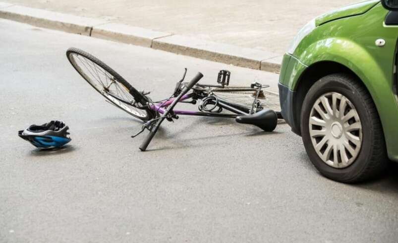 Zneimerlaw.com Reveals Escombros en la carretera y peligros de construcción: riesgos a los que se enfrentan a diario los ciclistas de Chicago.
