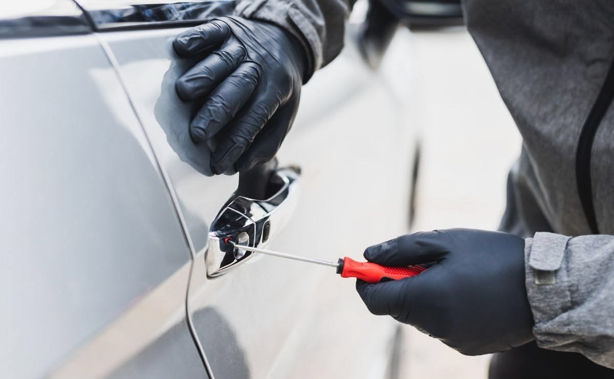 Locked Out of Car Edmonton: Fast Help When Locked Out
