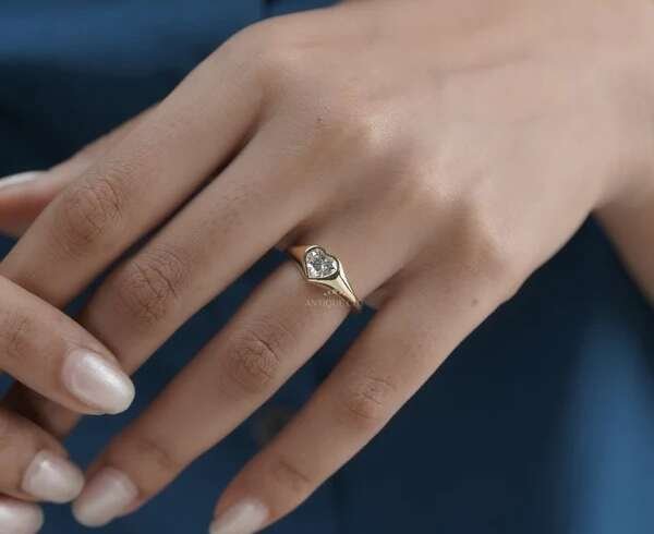 Finding Your Ideal Heart-Shaped Lab-Grown Engagement Ring: A Heart Lab Diamond Ring Guide