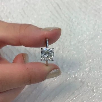 How to Choose the Perfect Elongated Cushion Cut Engagement Ring