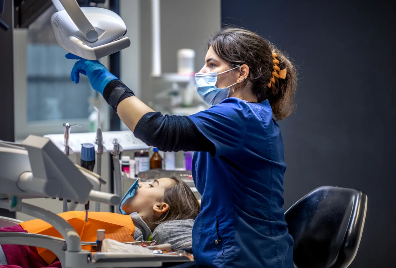 Cosmetic Dentistry In-House Marketing Specialist: A Complete Guide to Growing Your Dental Practice