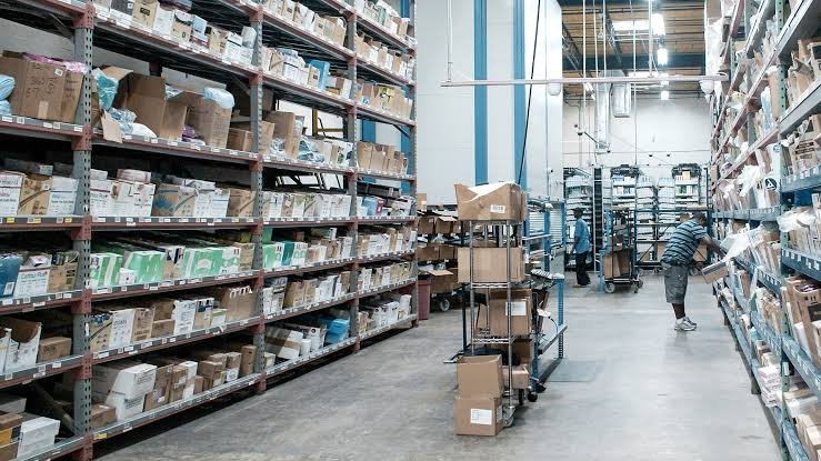The Warehousing Decision Most Companies Make Too Early or Too Late