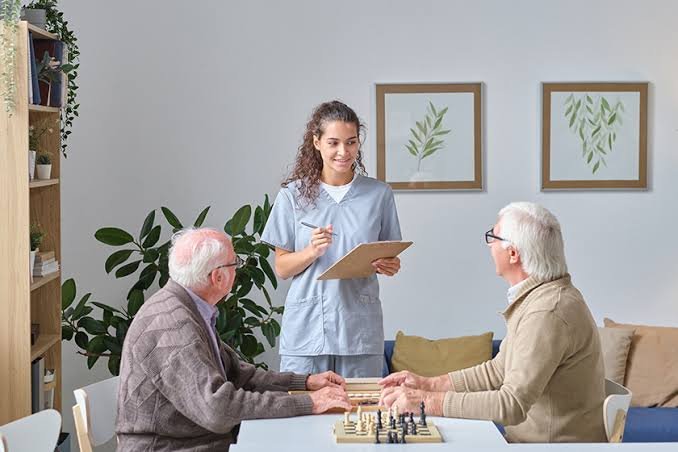 How Senior Communities Can Support Better Medication Organization