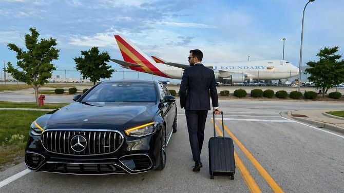 Sprinter Van Rental and Black Car Service Chicago: Complete Guide to Comfortable Group and Executive Transportation
