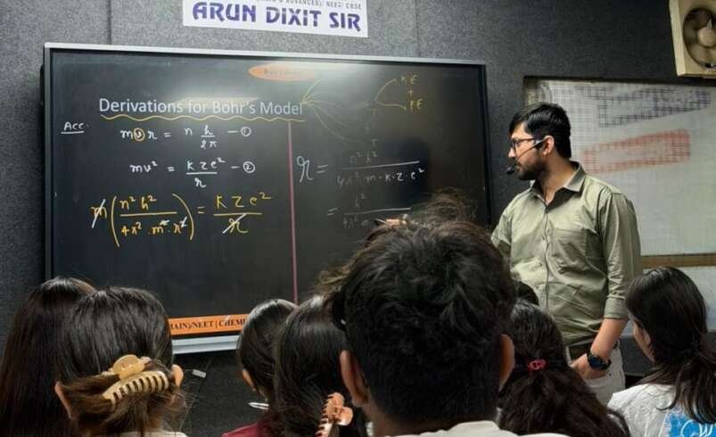 Best Chemistry Online Classes for IIT-JEE Chemistry