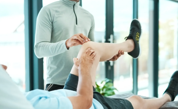 Physical Therapy Advantage: Restoring Comfortable Movement and Strength With Physical Therapy in Aurora IL